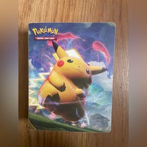 Pokémon Trading Cards/ Case